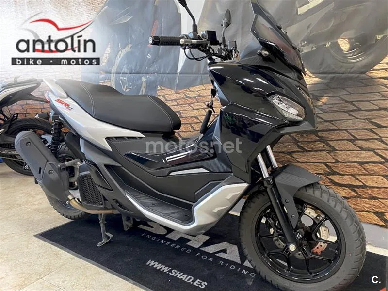 Aprilia SR GT 125 - Vista 20
