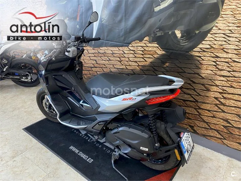 Aprilia SR GT 125 - Vista 3