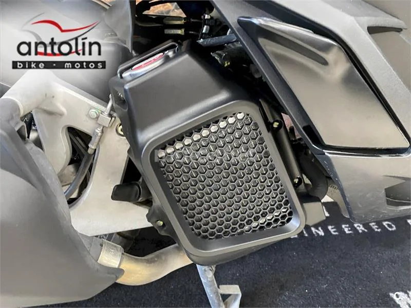 Aprilia SR GT 125 - Vista 24
