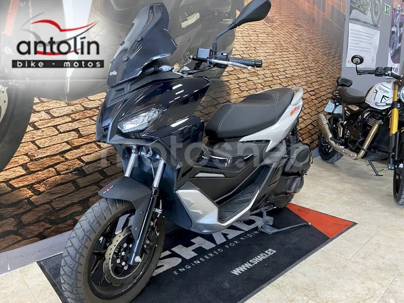 Aprilia SR GT 125 - Vista 6