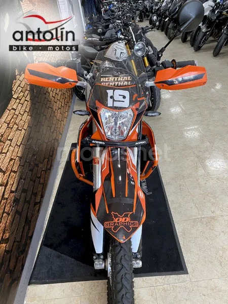 KTM 690 Enduro R – Vista 14