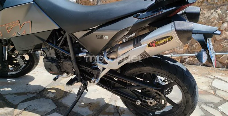 KTM 690 SMC R – Vista 3
