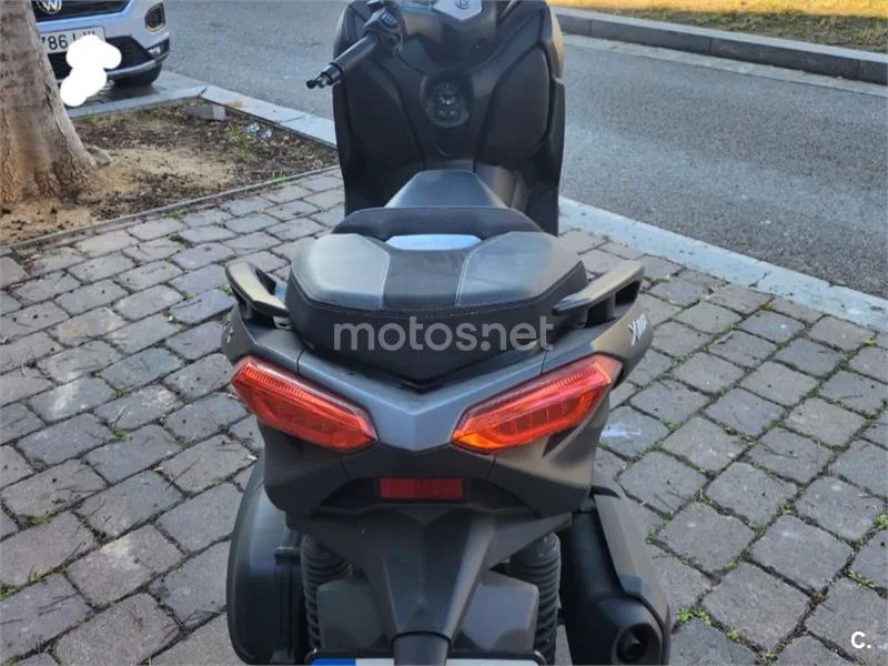 Yamaha XMAX 300 - Vista 3