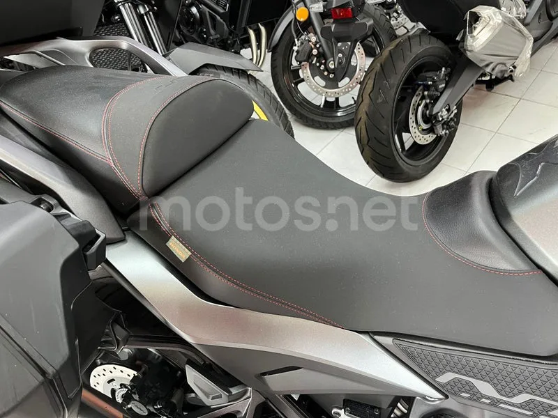 Honda NT1100 - Vista 4