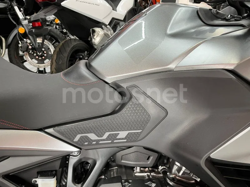 Honda NT1100 - Vista 6