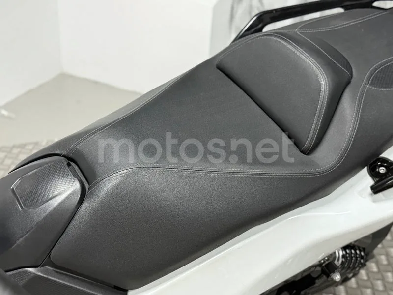 SYM Maxsym TL 500 - Vista 14