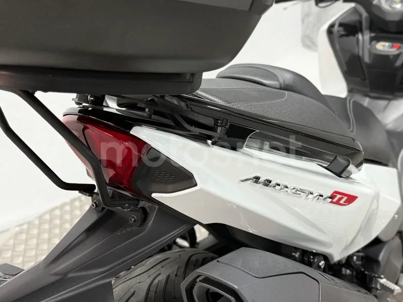 SYM Maxsym TL 500 - Vista 9