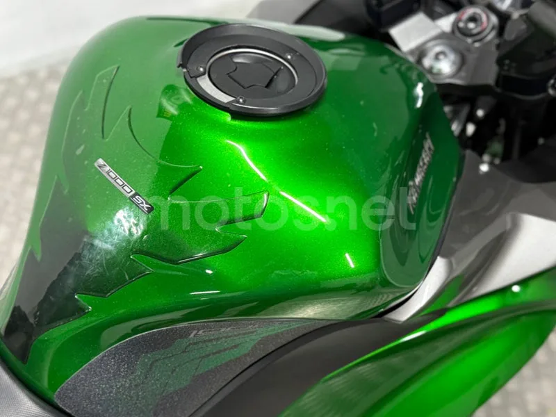 Kawasaki Z1000 SX - Vista 6