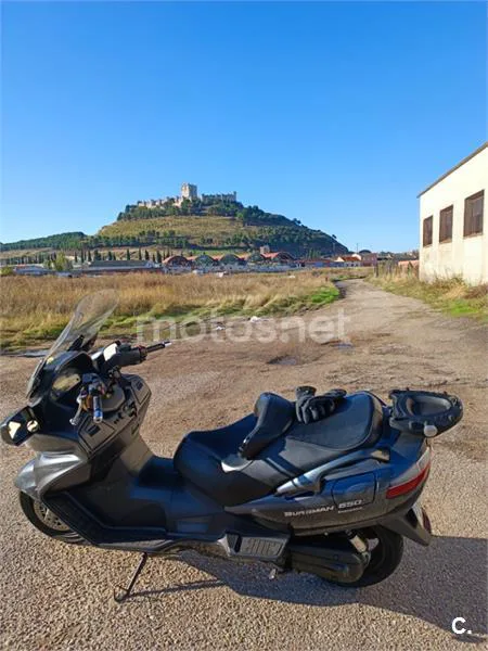 Suzuki Burgman 650 Executive - Vista 6