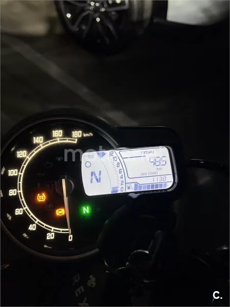 Triumph Scrambler 400 X - Vista 8