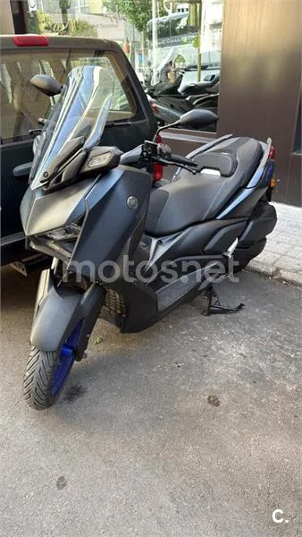 Yamaha XMAX 300 - Vista 4