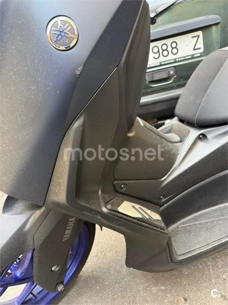 Yamaha XMAX 300 - Vista 9