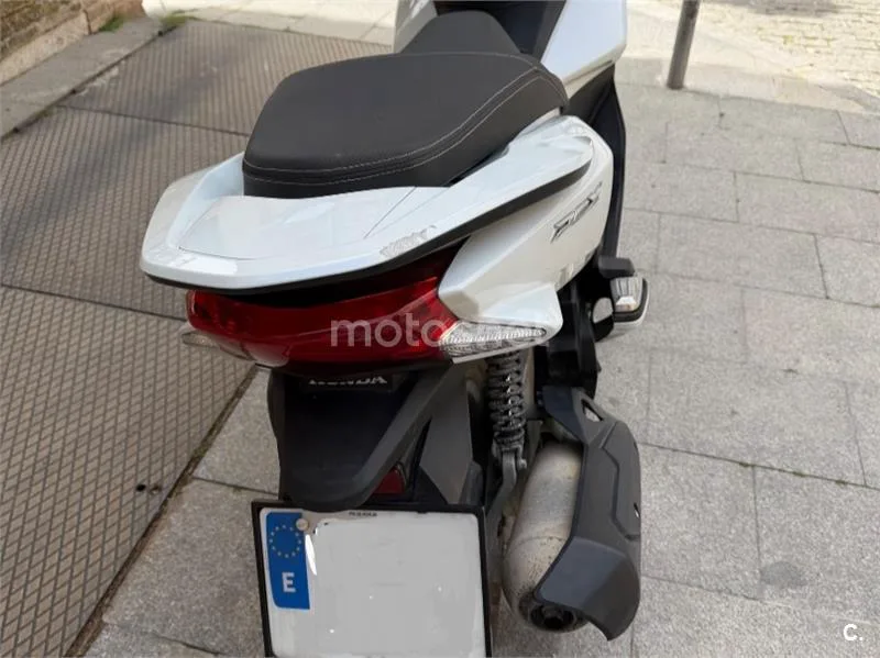 Honda PCX125 - Vista 4