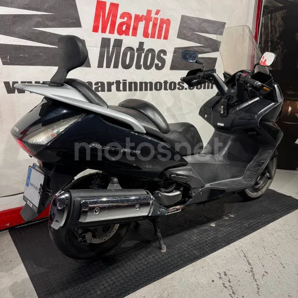 Honda Silver Wing 600 - Vista 3
