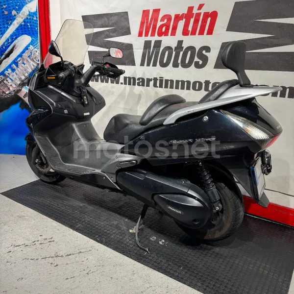 Honda Silver Wing 600 - Vista 4