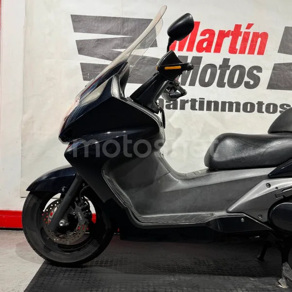 Honda Silver Wing 600 - Vista 7