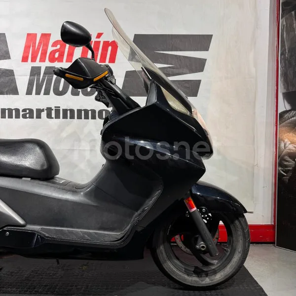Honda Silver Wing 600 - Vista 10