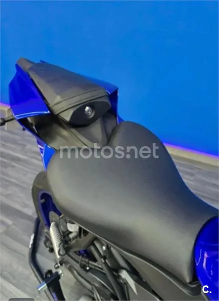 Yamaha YZF-R7 - Vista 8