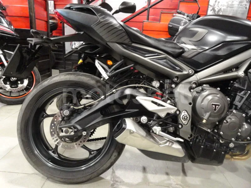 Triumph Street Triple 765 - Vista 3