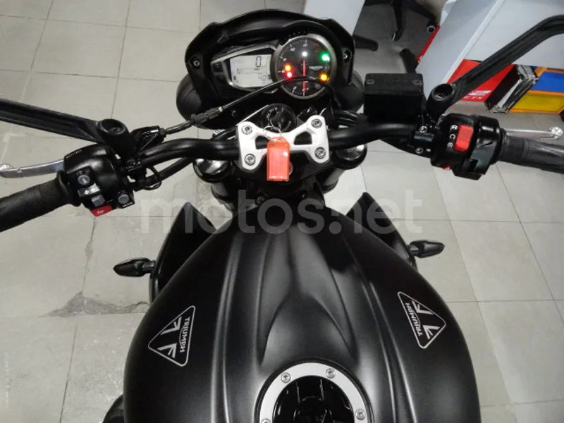 Triumph Street Triple 765 - Vista 10