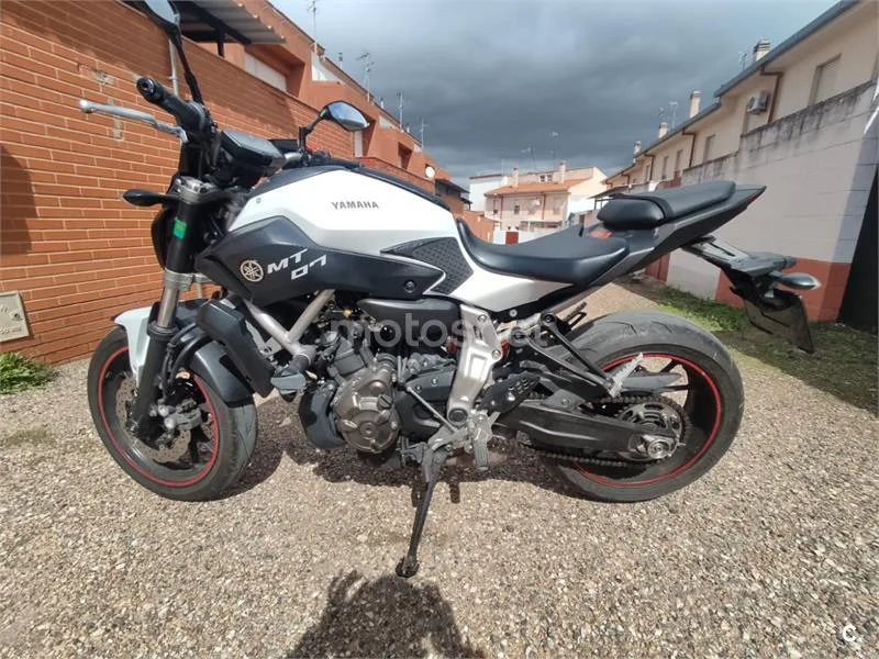 Yamaha MT-07 - Vista 4