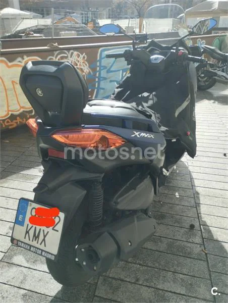 Yamaha XMAX 400 - Vista 5