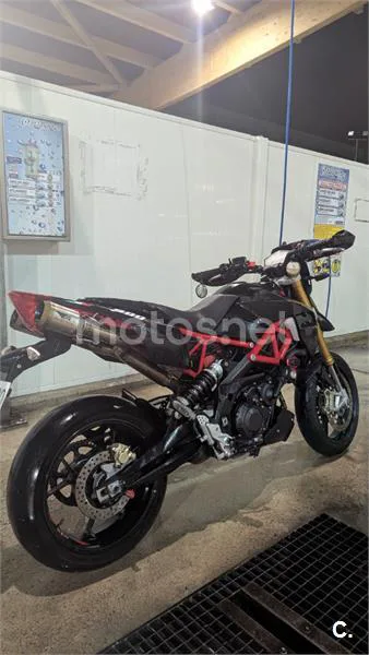 Aprilia Dorsoduro 900 – Vista 3