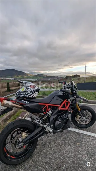 Aprilia Dorsoduro 900 – Vista 4