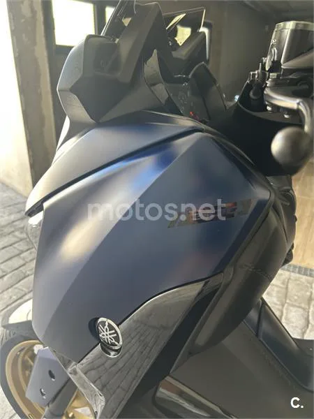 Yamaha XMAX 300 - Vista 11