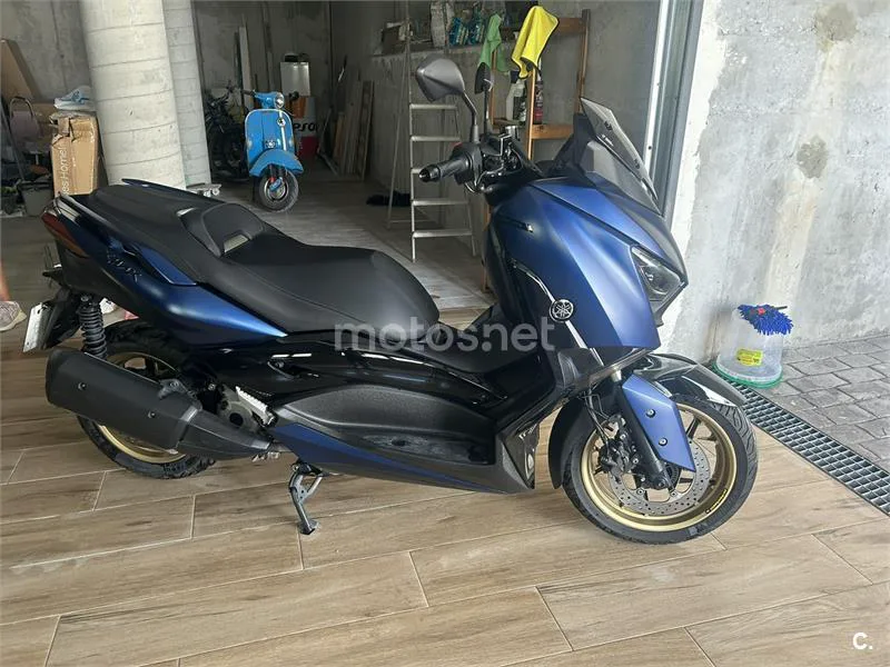 Yamaha XMAX 300 - Vista 4