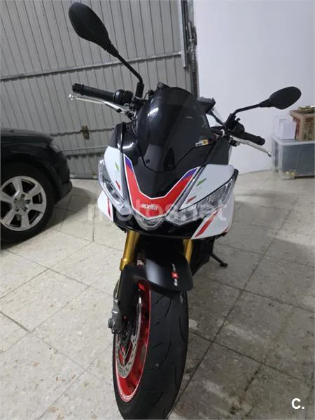 Aprilia Tuono V4 1100 Factory - Vista 3