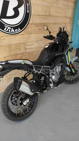 CFMOTO 450MT - Vista 15
