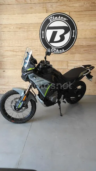 CFMOTO 450MT - Vista 4