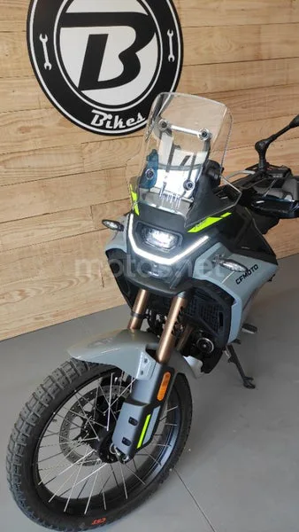CFMOTO 450MT - Vista 8