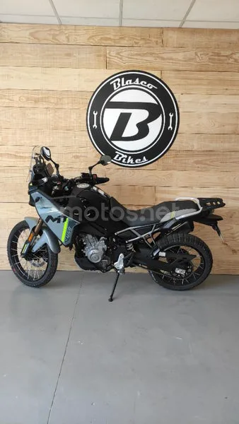 CFMOTO 450MT - Vista 9