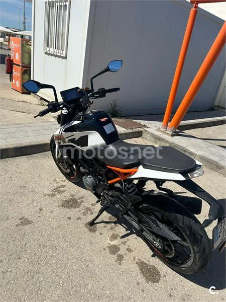 KTM 125 – Vista 3