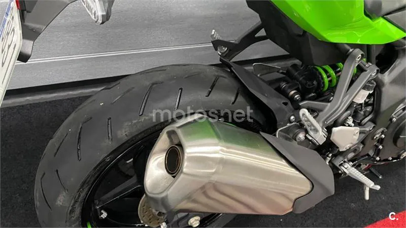 Kawasaki Ninja ZX-4RR - Vista 19