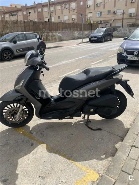 Piaggio Beverly 300 – Vista 3
