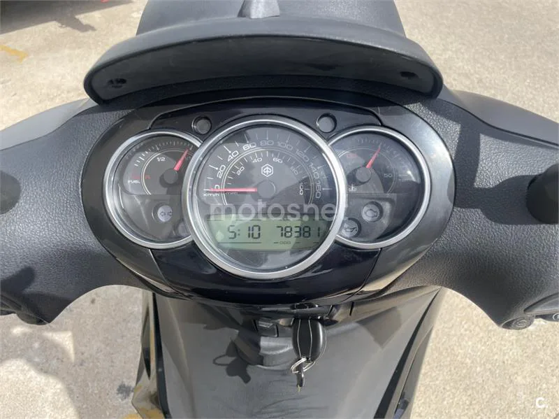 Piaggio Beverly 300 – Vista 6