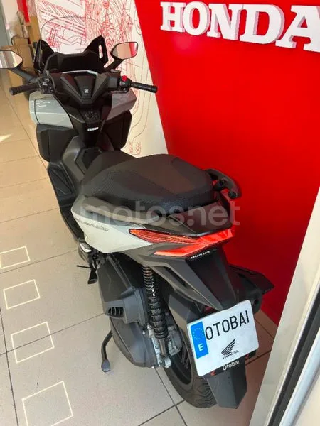 Honda Forza 350 - Vista 8
