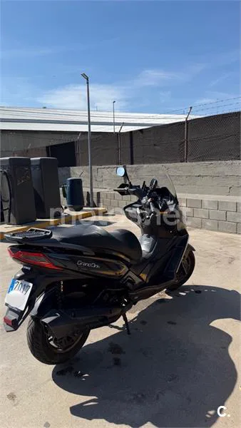 Kymco Grand Dink 300 1200 € 2017 Barcelona - 1
