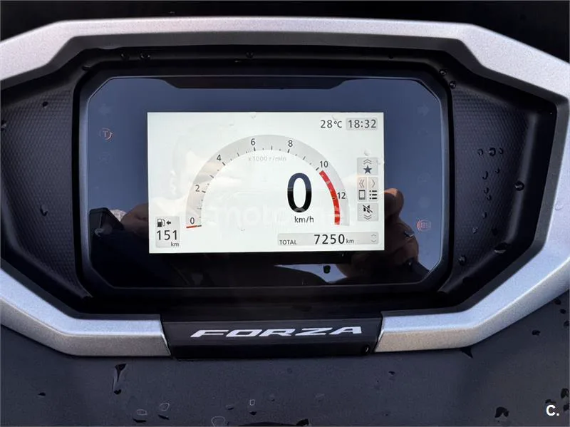 Honda Forza 125 - Vista 8
