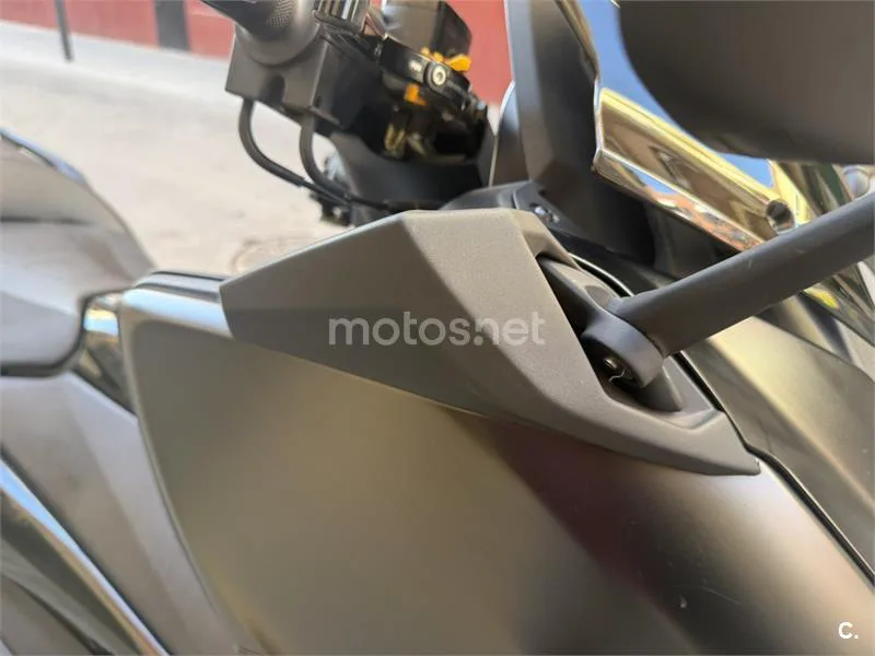 Yamaha TMAX 530 - Vista 16