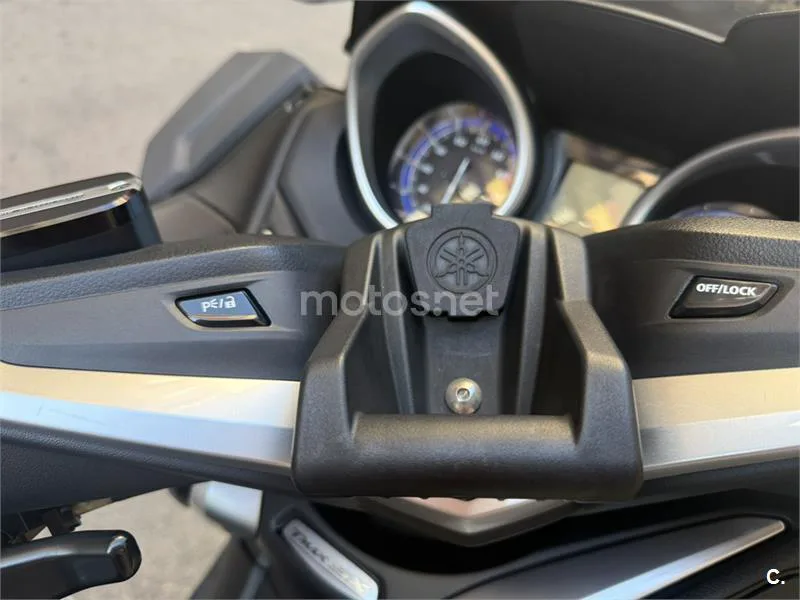 Yamaha TMAX 530 - Vista 17