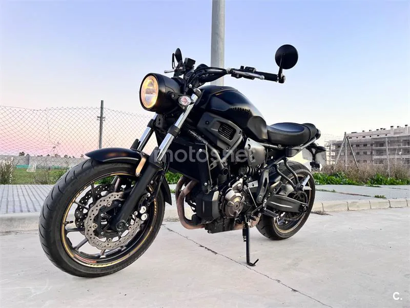 Yamaha XSR700 - Vista 6