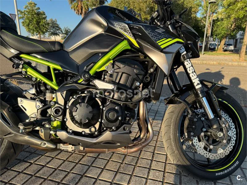 Kawasaki Z900 - Vista 3