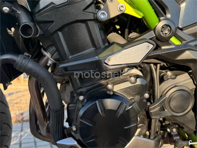 Kawasaki Z900 - Vista 7