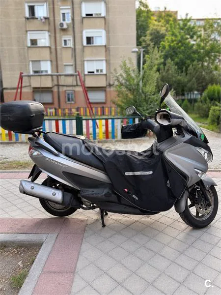 Suzuki Burgman 125 - Vista 3