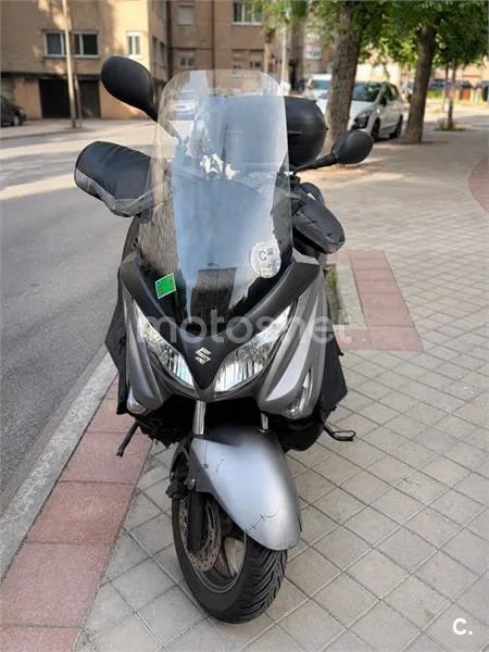 Suzuki Burgman 125 - Vista 6