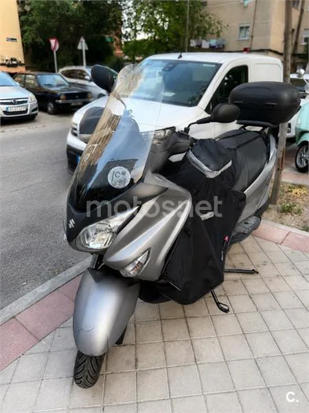 Suzuki Burgman 125 - Vista 7